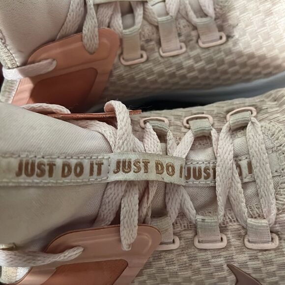 🔥🔥 NIKE AIR MAX Bella TR2 Training Running Shoes - Great Condition - Women 7.5 - Picture 6 of 8